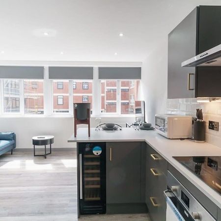 Modern 1 Bedroom Apartment In Preston Centre Exterior foto