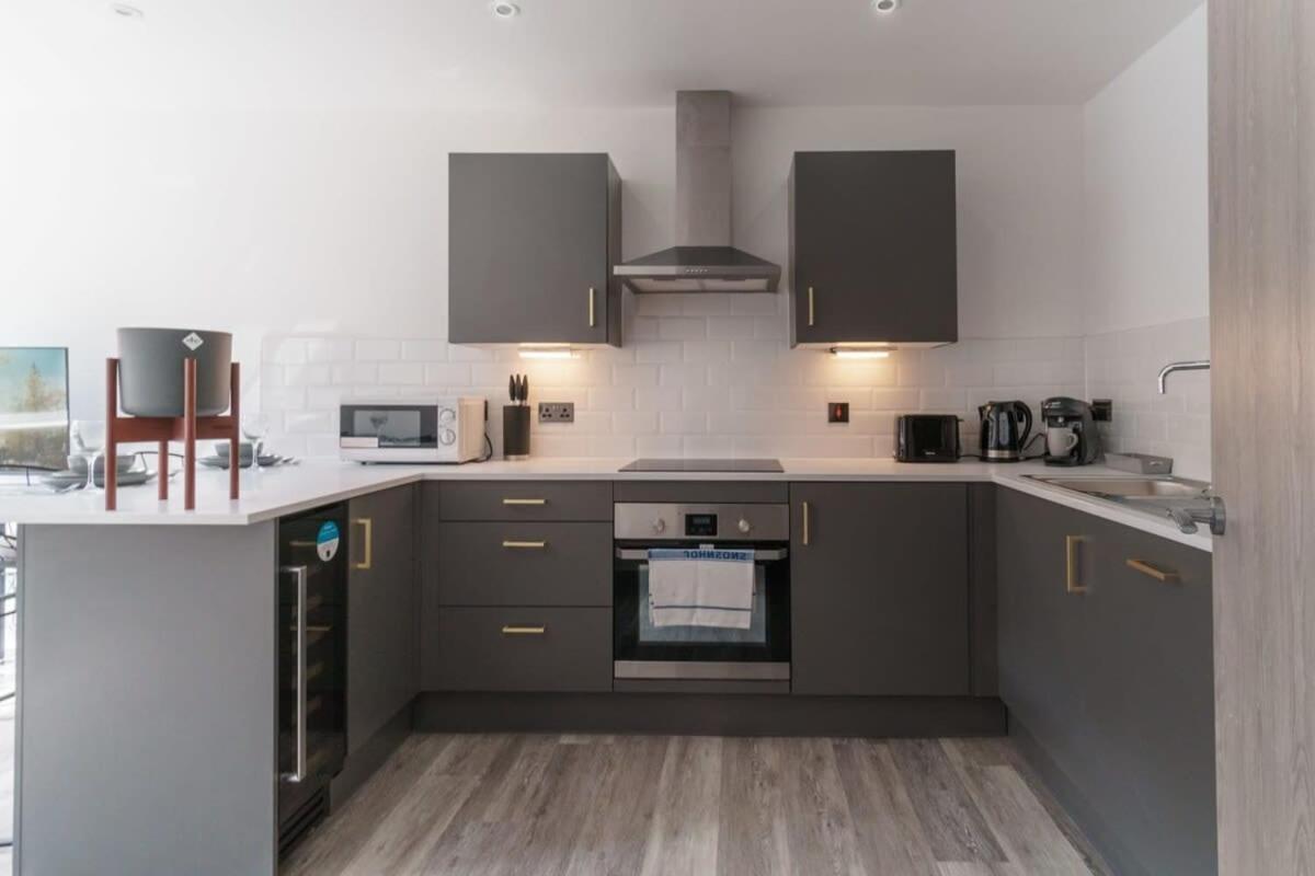 Modern 1 Bedroom Apartment In Preston Centre Exterior foto
